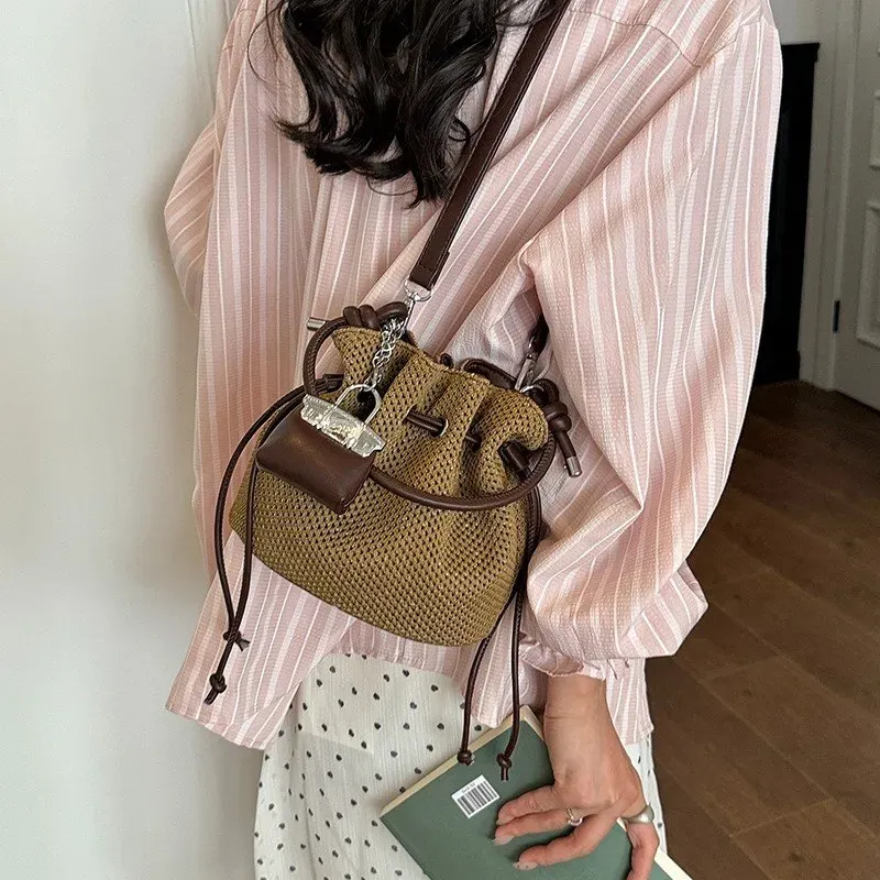 Tas Selempang Wanita Bahan PU Sintetis Polos Warna Hijau Bentuk Bulat Tali Grosir Import