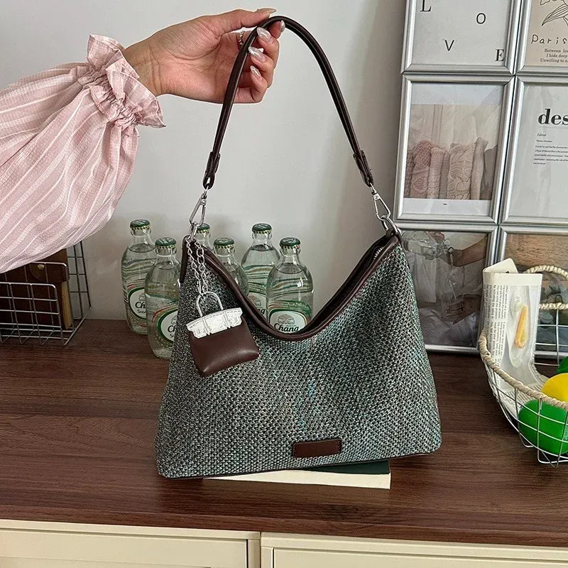 Tas Selempang Wanita Bahan PU Sintetis Polos Warna Hijau Bentuk Bulat Tali Grosir Import