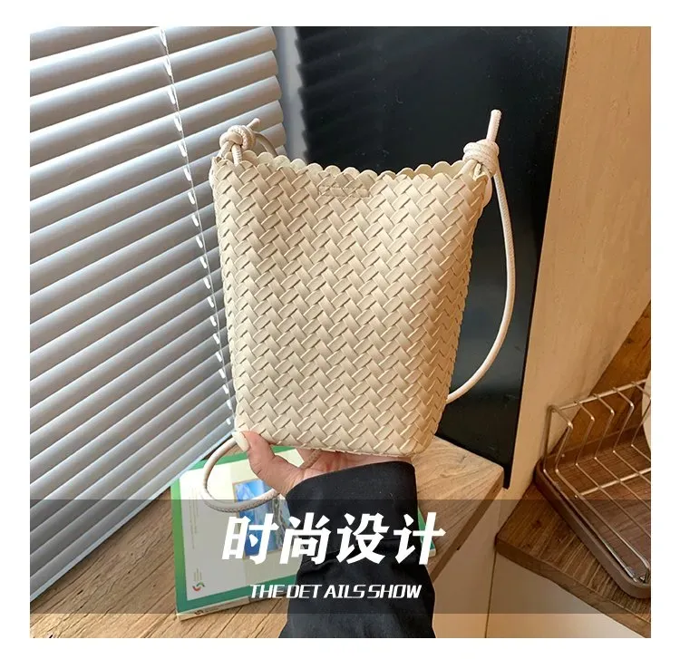 Tas Selempang Wanita Bahan PU Sintetis Tekstur Anyam Warna Hitam Bentuk Kotak Resleting Grosir