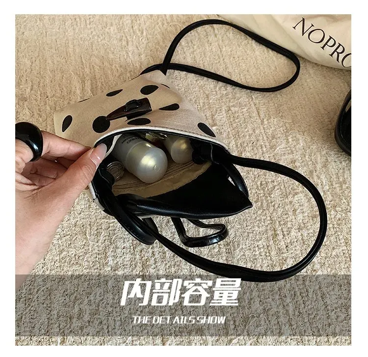 Tas Selempang Wanita Bahan PU Sintetis Motif Polkadot Warna Hitam Bentuk Kotak Resleting