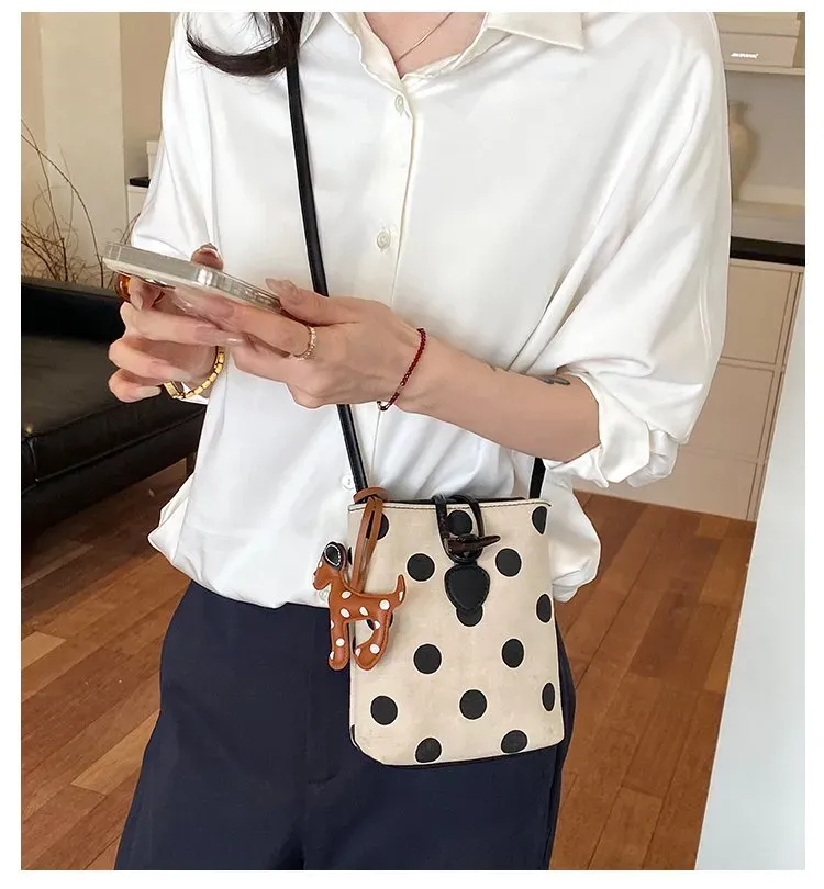 Tas Selempang Wanita Bahan PU Sintetis Motif Polkadot Warna Hitam Bentuk Kotak Resleting