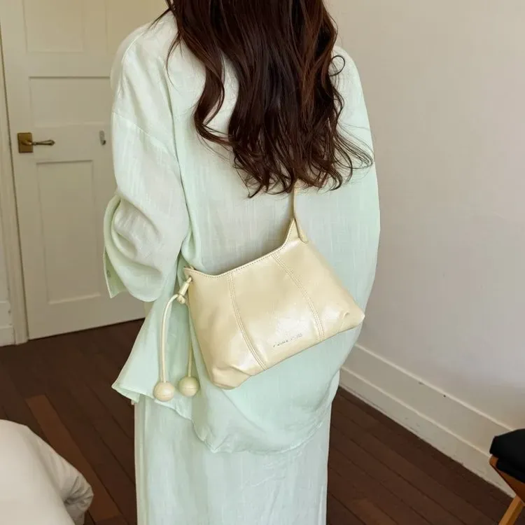 Tas Selempang Wanita Bahan PU Sintetis Polos Warna Hitam Bentuk Kotak Tali Model Import