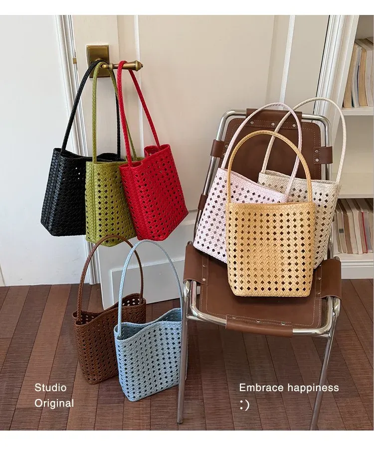 Tas Selempang Wanita Bahan PU Sintetis Motif Polkadot Bentuk Kotak Tali Panjang Katalog Grosir