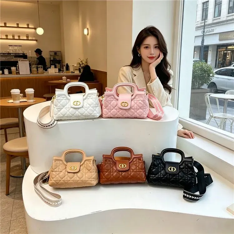Tas Selempang Wanita Bahan PU Sintetis Model Quilted Warna Hitam Bentuk Kotak Grosir Import