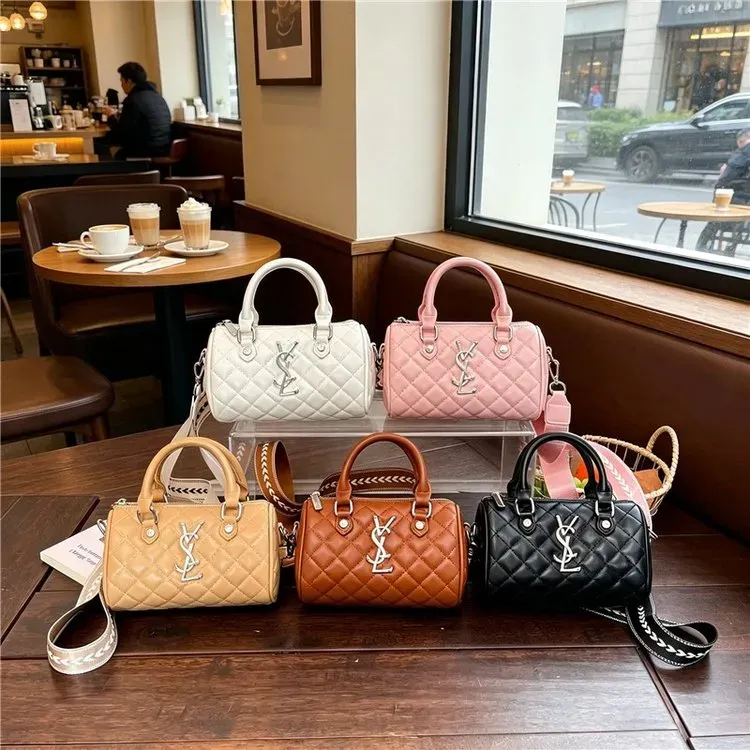 Tas Selempang Wanita Bahan PU Sintetis Model Quilted Warna Hitam Bentuk Kotak Grosir Import