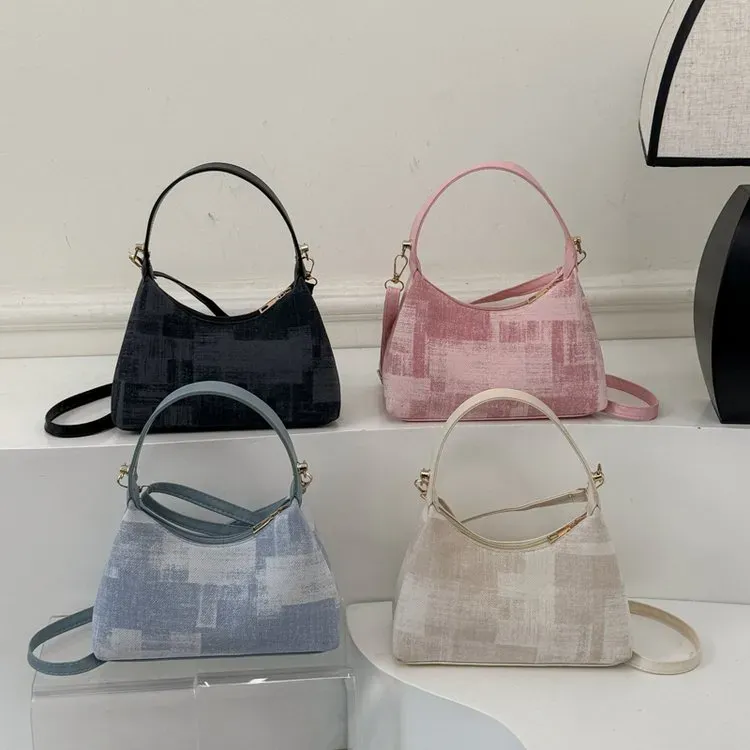 Tas Selempang Wanita Bahan PU Sintetis Motif Print Warna Hitam Bentuk Kotak Tali Resleting