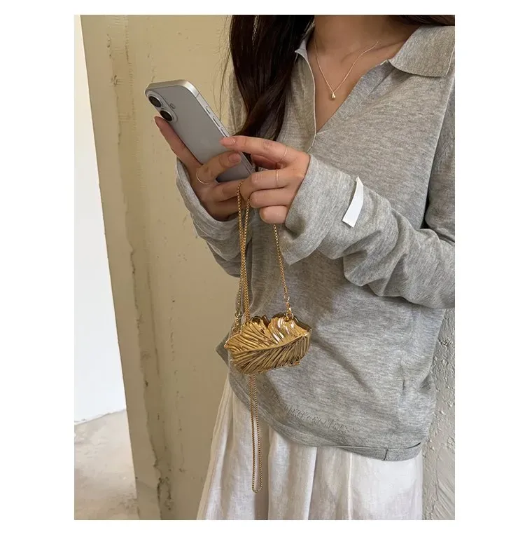 Tas Selempang Wanita Bahan PU Sintetis Motif Daun Warna Gold Bentuk Bulat Tali Grosir Import