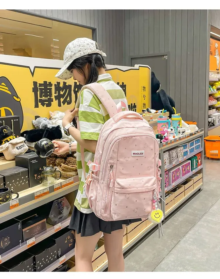 Tas Ransel Wanita Bahan Nylon Motif Print Warna Pink Bentuk Kotak Tali Lebar Dengan Gantungan