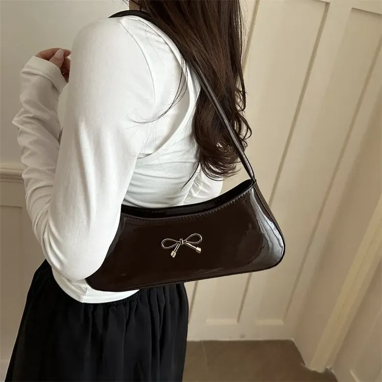 Tas Selempang Wanita Bahan PU Sintetis Polos Warna Merah Bentuk Kotak Tali Lebar untuk Toko