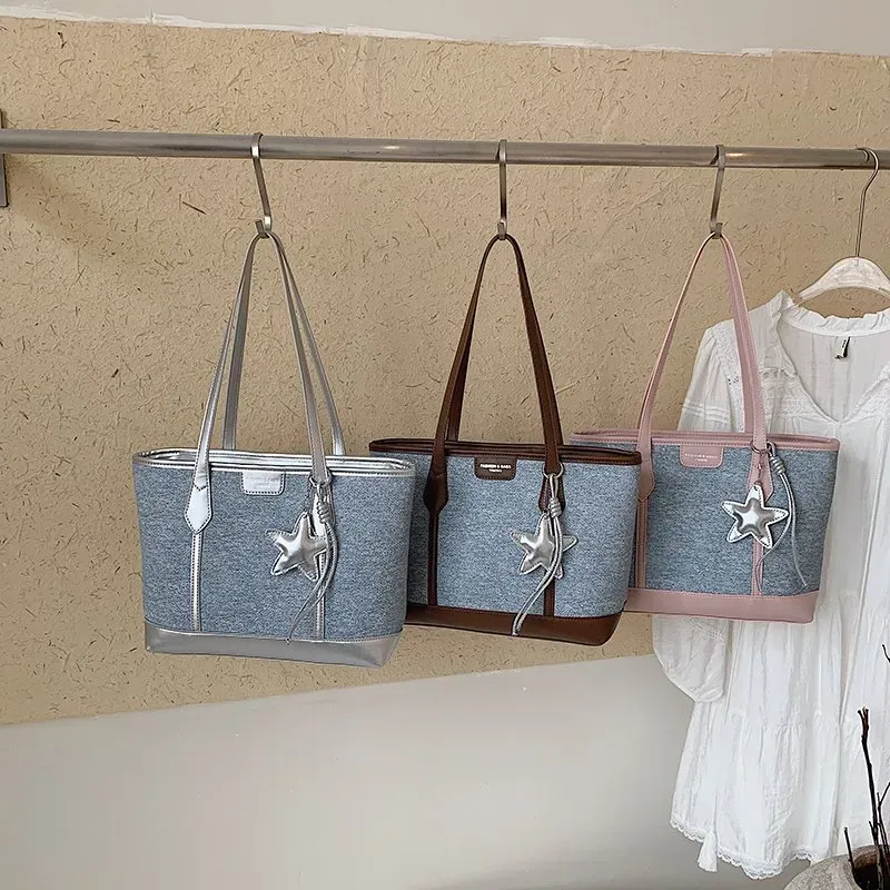 Tas Selempang Wanita Bahan PU Sintetis Polos Warna Hitam Bentuk Kotak Tali Lebar Katalog Grosir