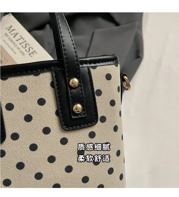 Tas Selempang Wanita Bahan PU Sintetis Motif Polkadot Warna Hitam Bentuk Kotak Resleting