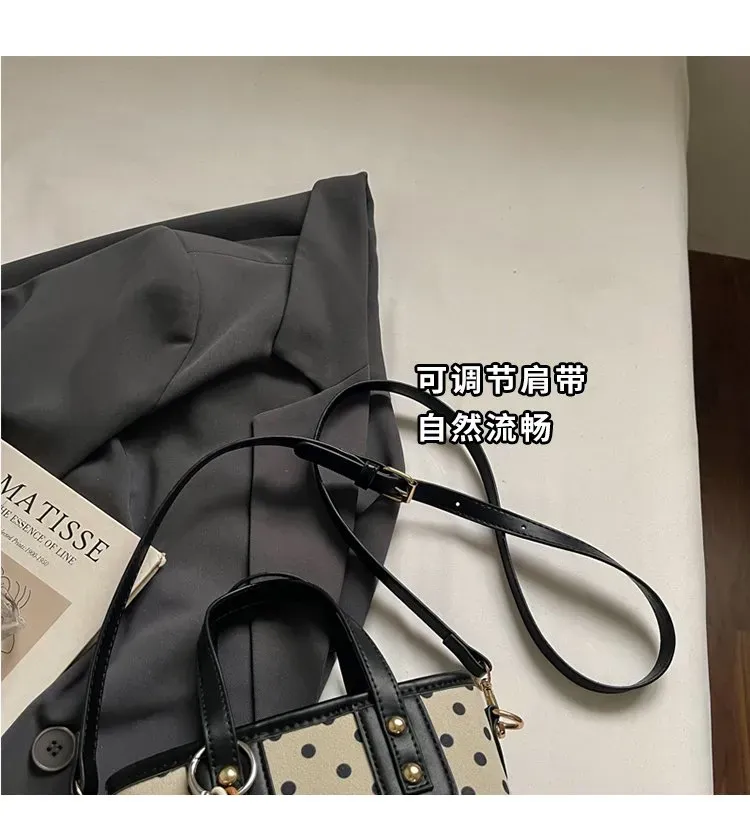 Tas Selempang Wanita Bahan PU Sintetis Motif Polkadot Warna Hitam Bentuk Kotak Resleting