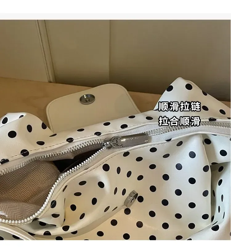 Tas Selempang Wanita Bahan PU Sintetis Motif Polkadot Bentuk Bulat Tali Panjang Resleting