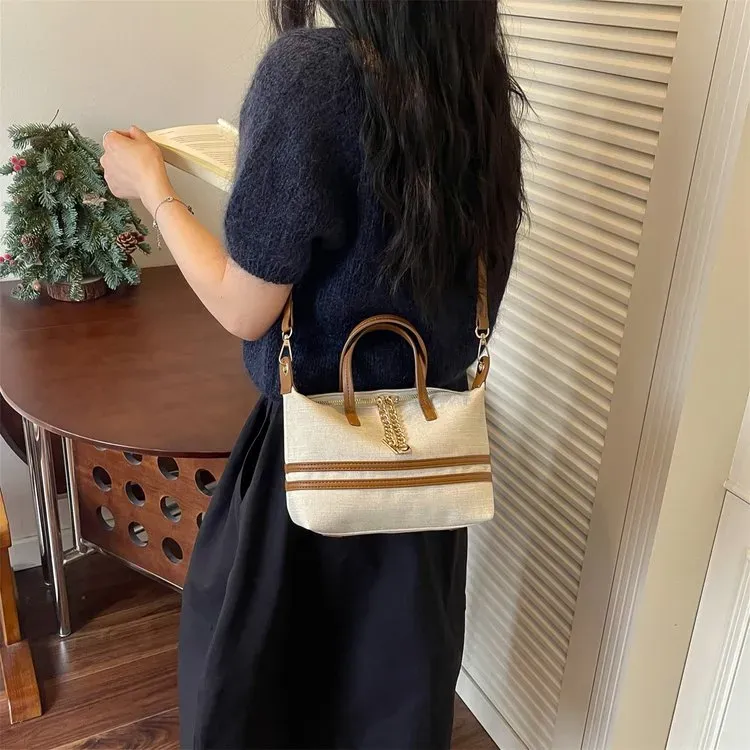 Tas Selempang Wanita Bahan PU Sintetis Polos Bentuk Kotak Tali Panjang Resleting Grosir Import