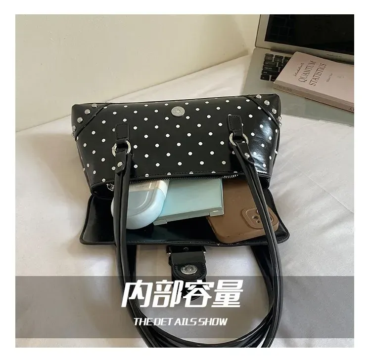 Tas Selempang Wanita Bahan PU Sintetis Motif Polkadot Warna Hitam Bentuk Kotak Model Minimalis