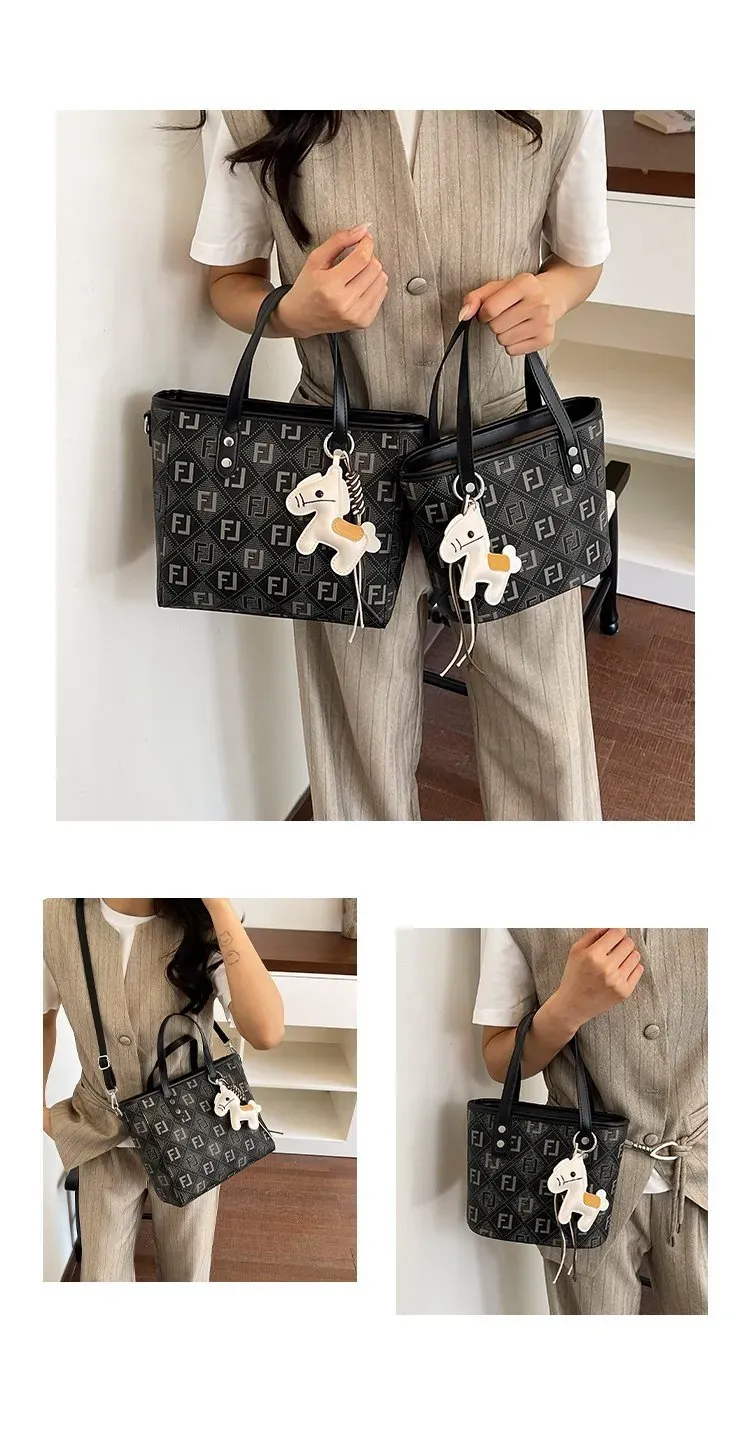 Tas Selempang Wanita Bahan PU Sintetis Motif Print Warna Beige Bentuk Kotak Tali Koleksi