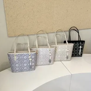Tas Selempang Wanita Bahan PU Sintetis Motif Print Warna Hitam Bentuk Kotak Tali Koleksi