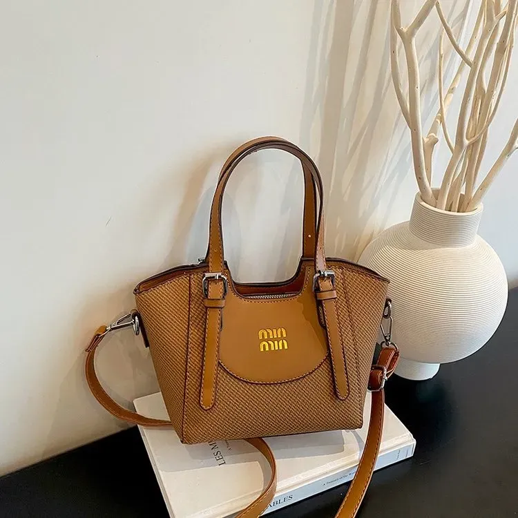 Tas Selempang Wanita Bahan PU Sintetis Polos Bentuk Kotak Tali Panjang Resleting Koleksi