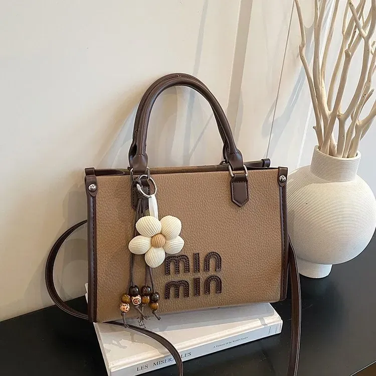 Tas Selempang Wanita Bahan PU Sintetis Polos Bentuk Kotak Tali Panjang Resleting Koleksi