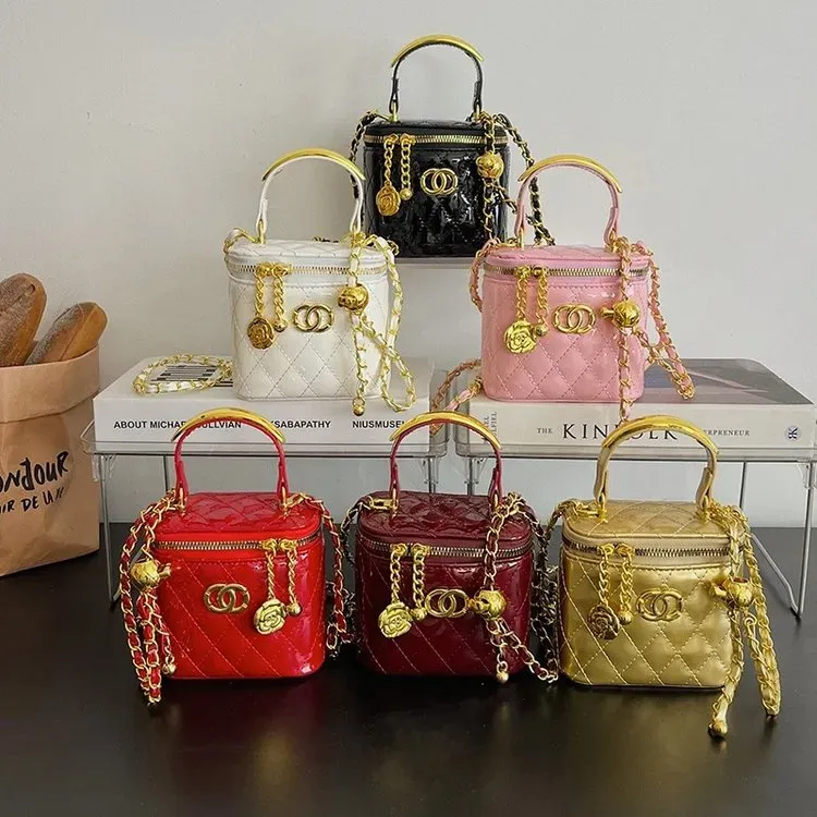 Tas Bucket Pria Bahan PU Sintetis Motif Kadal Bentuk Bucket Tali Rantai Resleting Grosir Import