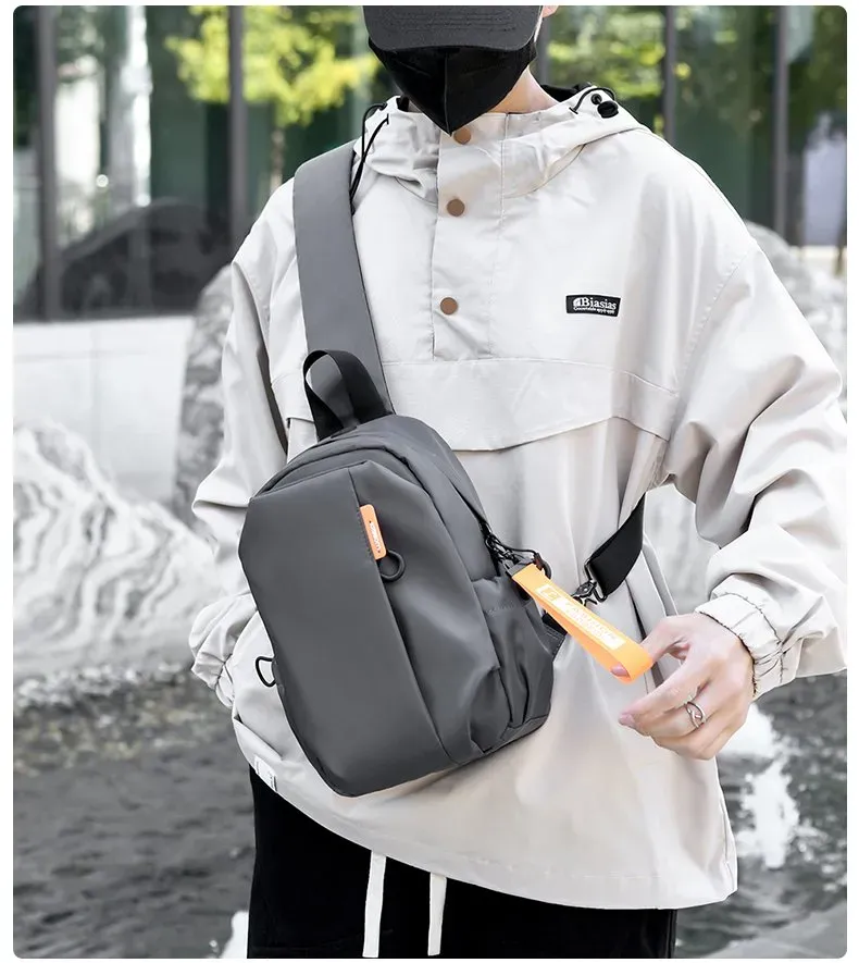 Tas Selempang Pria Bahan Nylon Polos Warna Hitam Bentuk Kotak Tali Lebar Dengan Gantungan