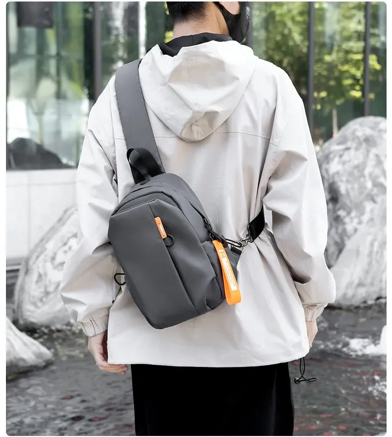 Tas Selempang Pria Bahan Nylon Polos Warna Hitam Bentuk Kotak Tali Lebar Dengan Gantungan
