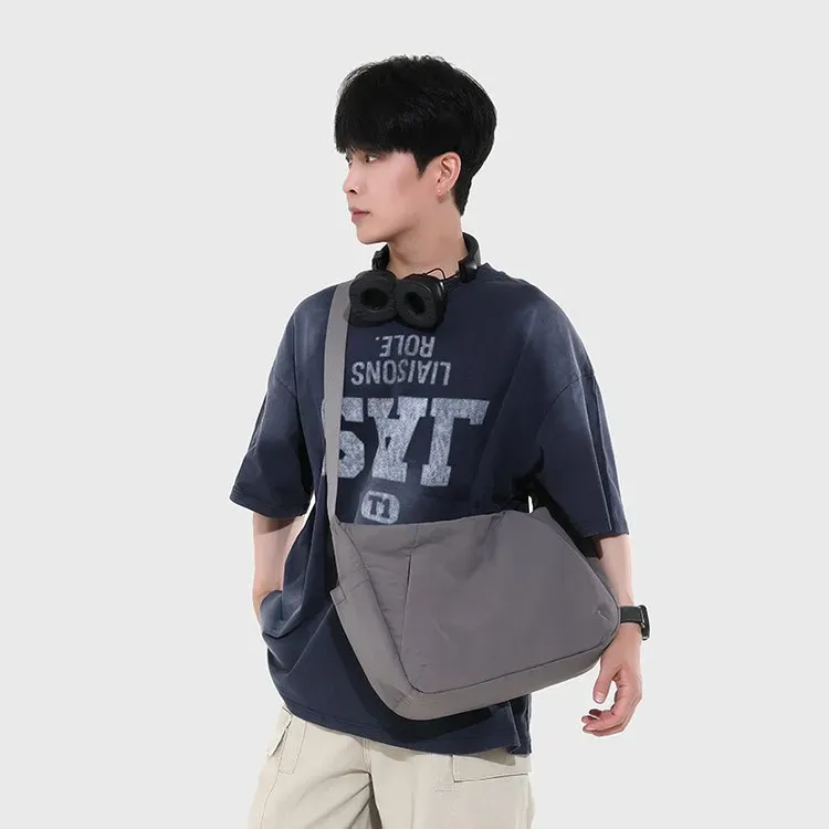 Tas Selempang Pria Bahan Nylon Polos Warna Hitam Bentuk Kotak Tali Lebar Grosir Import