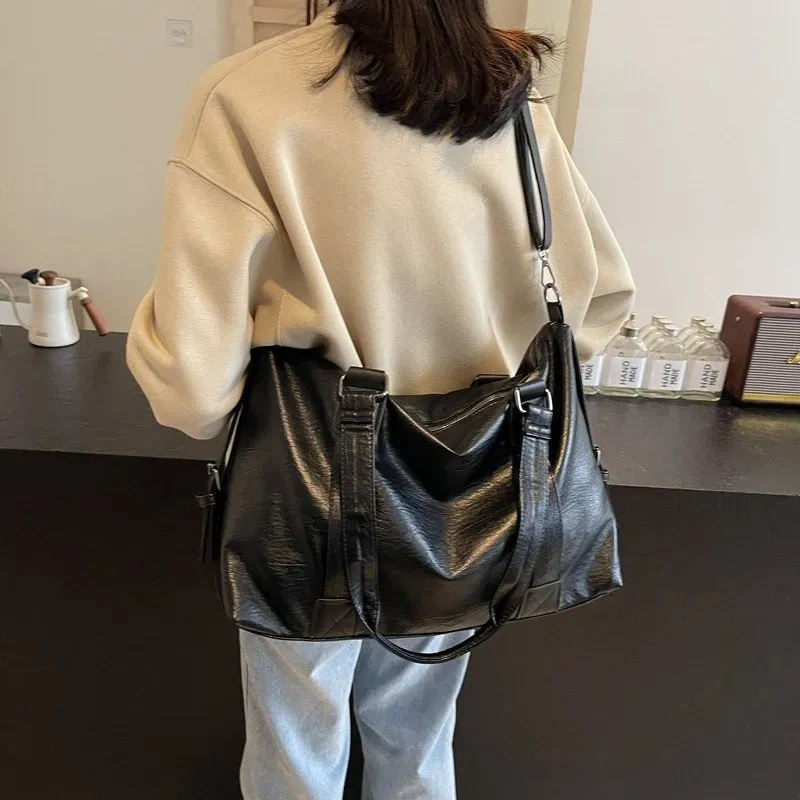 Tas Selempang Wanita Bahan PU Sintetis Polos Warna Hitam Bentuk Kotak Tali Stok China