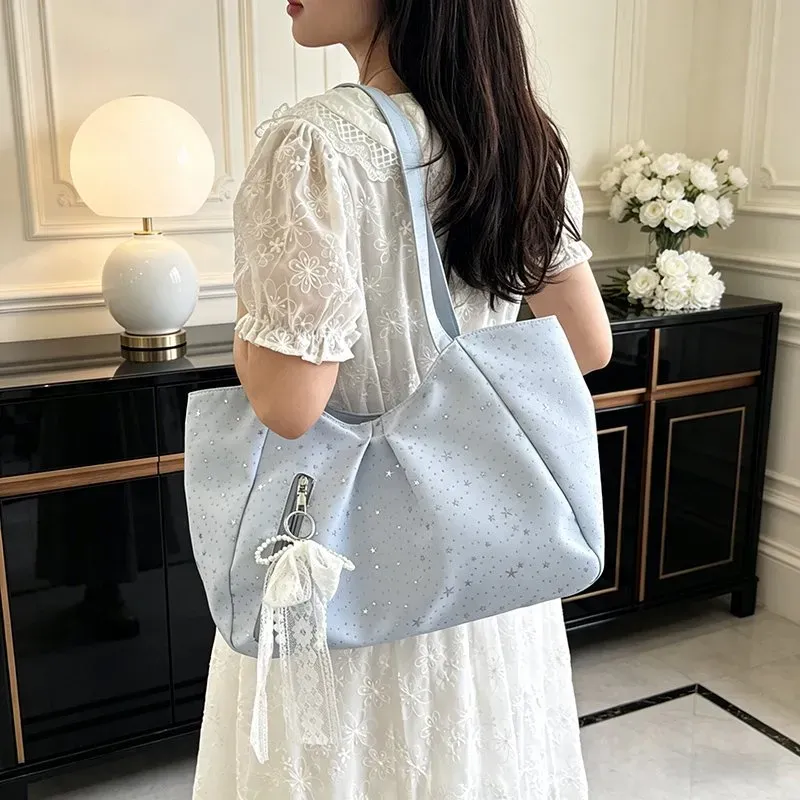 Tas Selempang Anak Bahan Kain Polos Warna Biru Bentuk Kotak Tali Panjang Dengan Gantungan
