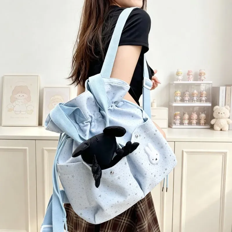 Tas Selempang Anak Bahan Kain Polos Warna Biru Bentuk Kotak Tali Panjang Dengan Gantungan