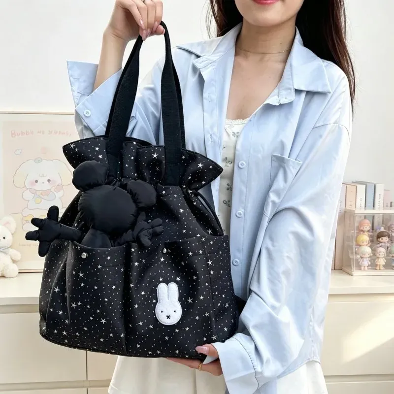 Tas Selempang Anak Bahan Kain Polos Warna Biru Bentuk Kotak Tali Panjang Dengan Gantungan
