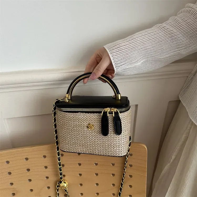 Tas Selempang Wanita Bahan PU Sintetis Tekstur Anyam Warna Beige Bentuk Kotak Grosir Import
