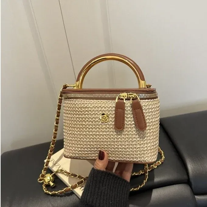 Tas Selempang Wanita Bahan PU Sintetis Tekstur Anyam Warna Beige Bentuk Kotak Grosir Import