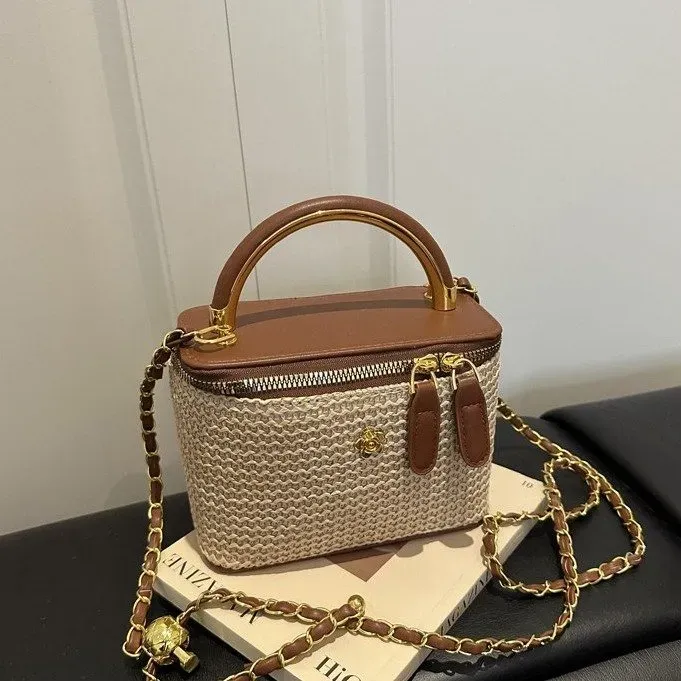 Tas Selempang Wanita Bahan PU Sintetis Tekstur Anyam Warna Beige Bentuk Kotak Grosir Import