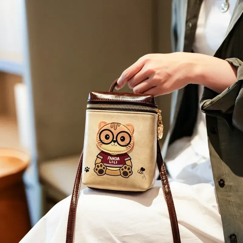 Tas Selempang Wanita Bahan PU Sintetis Motif Print Bentuk Kotak Tali Panjang Model Minimalis