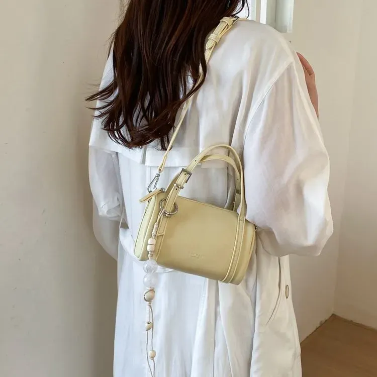 Tas Selempang Wanita Bahan PU Sintetis Polos Bentuk Kotak Tali Panjang Resleting Stok Grosir