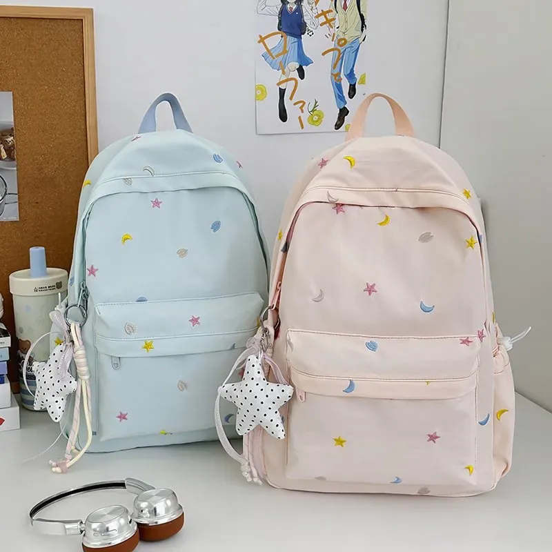 Tas Ransel Wanita Bahan Nylon Motif Print Warna Hitam Bentuk Kotak Tali Lebar Bahan Kanvas