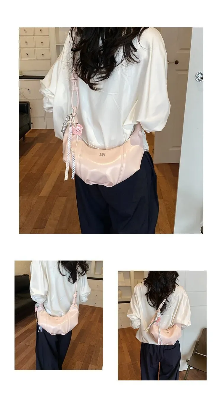 Tas Selempang Wanita Bahan PU Sintetis Polos Warna Hitam Bentuk Crescent Tali Katalog Grosir