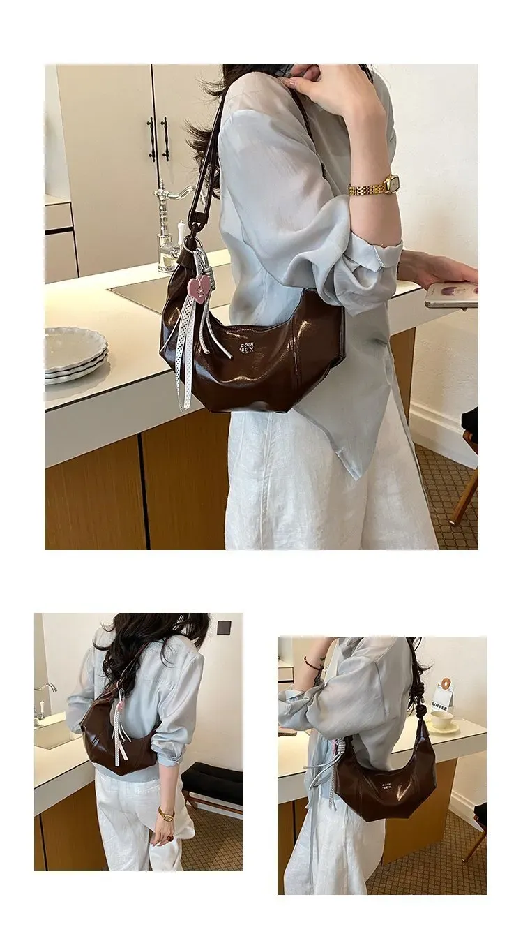Tas Selempang Wanita Bahan PU Sintetis Polos Warna Hitam Bentuk Crescent Tali Katalog Grosir