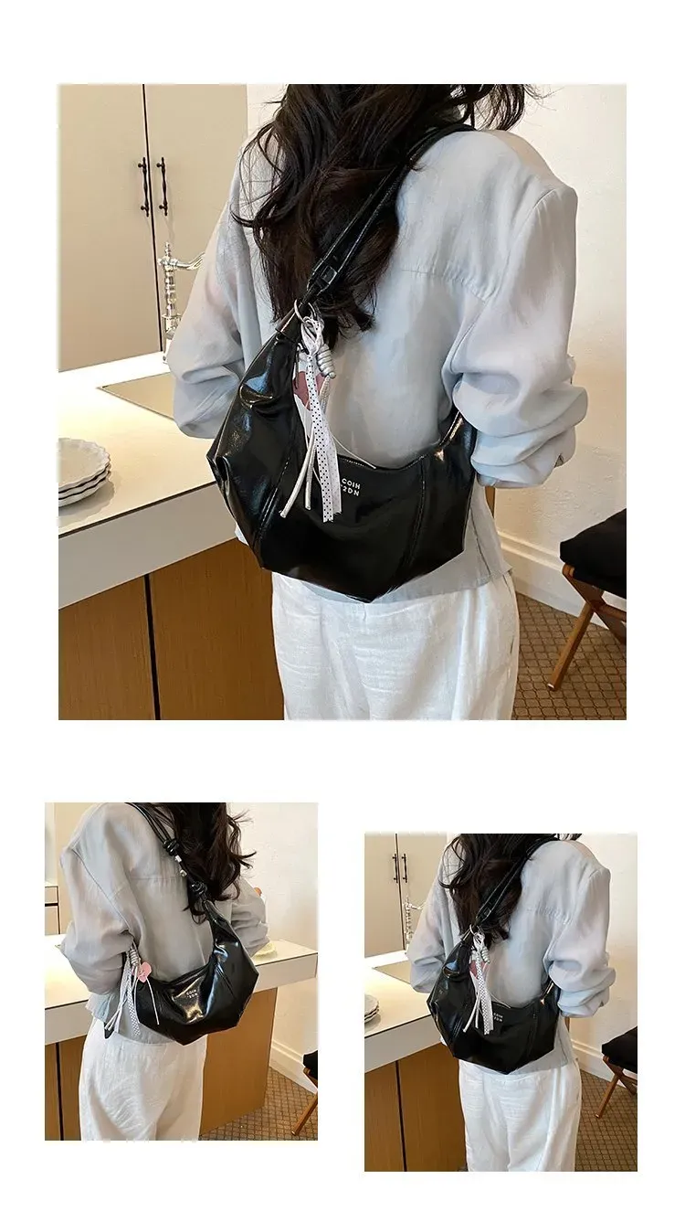 Tas Selempang Wanita Bahan PU Sintetis Polos Warna Hitam Bentuk Crescent Tali Katalog Grosir