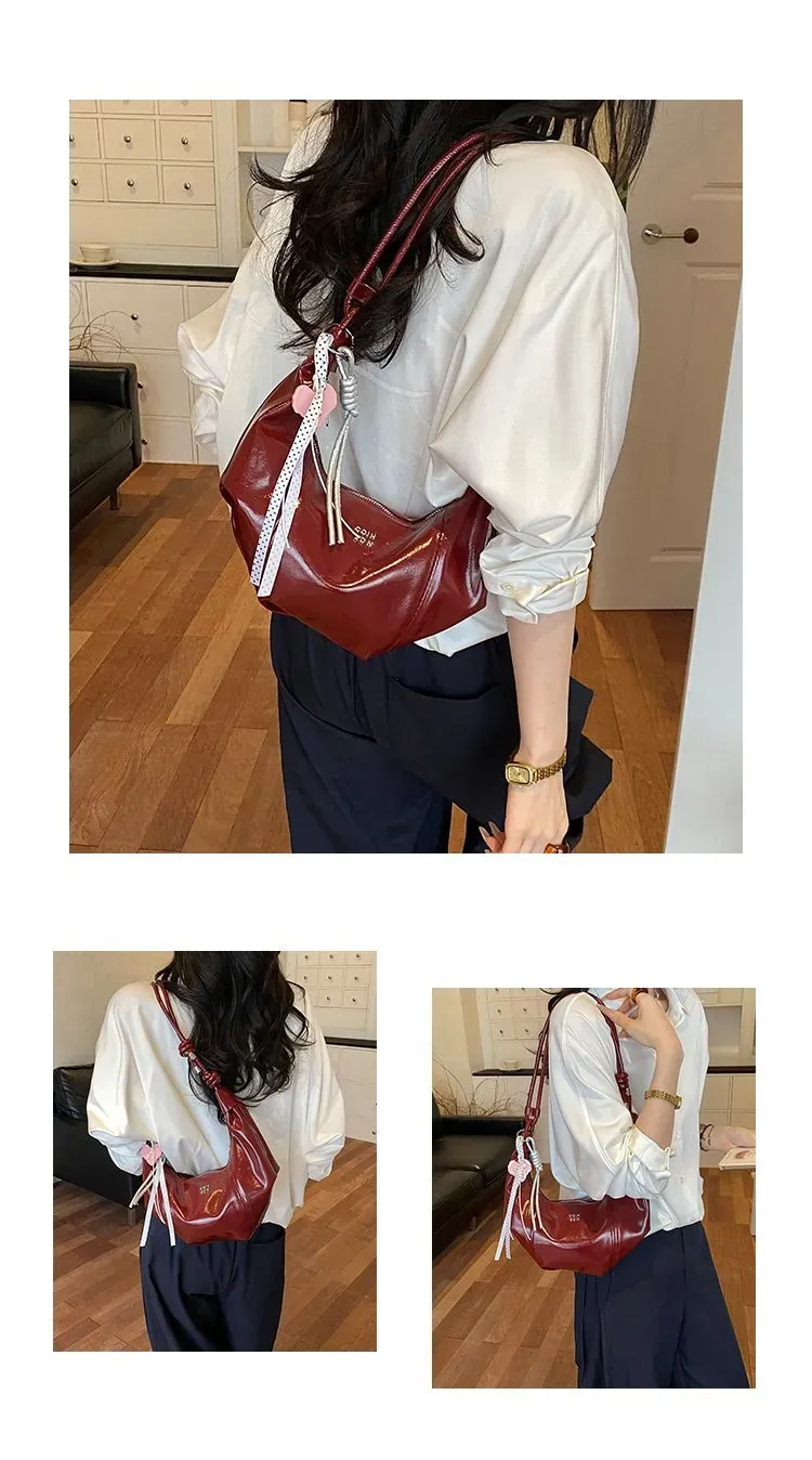 Tas Selempang Wanita Bahan PU Sintetis Polos Warna Hitam Bentuk Crescent Tali Katalog Grosir