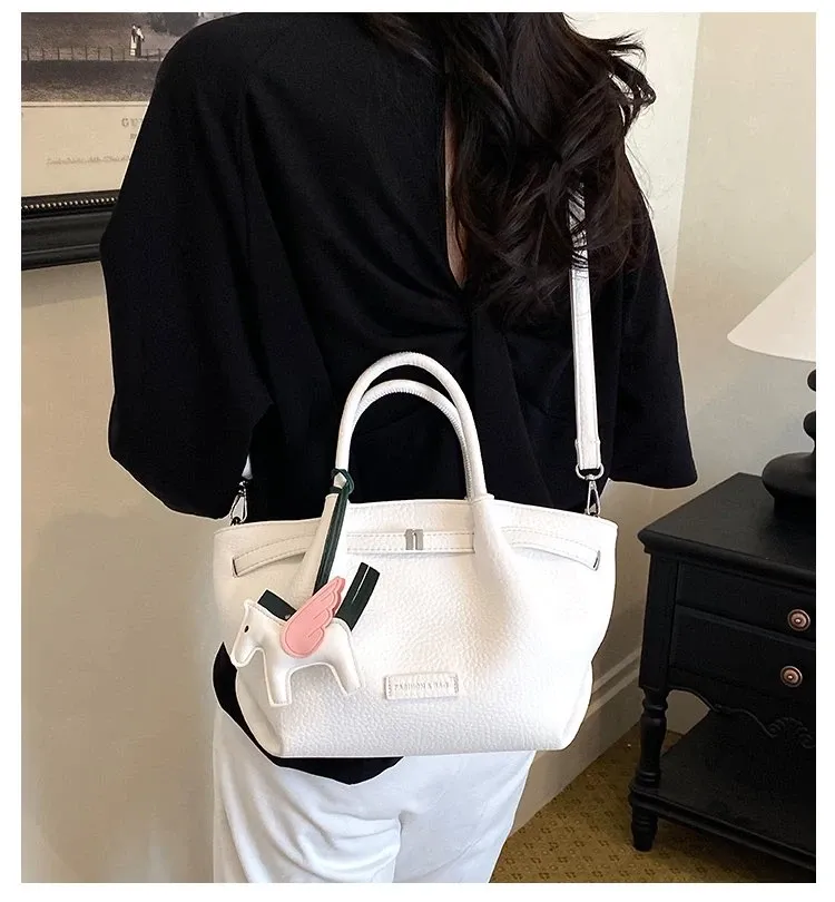 Tas Selempang Wanita Bahan PU Sintetis Polos Warna Hitam Bentuk Kotak Tali Lebar