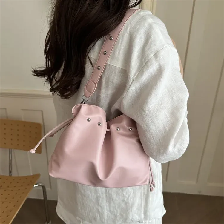 Tas Ransel Wanita Bahan PU Sintetis Polos Warna Putih Bentuk Bulat Tali Panjang Grosir Import