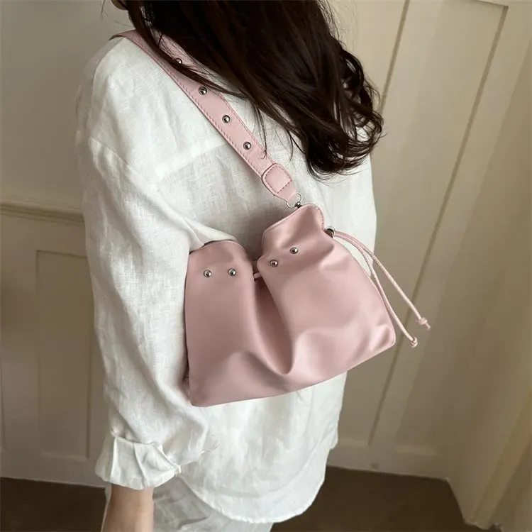Tas Ransel Wanita Bahan PU Sintetis Polos Warna Putih Bentuk Bulat Tali Panjang Grosir Import