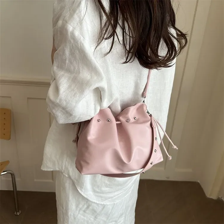 Tas Ransel Wanita Bahan PU Sintetis Polos Warna Putih Bentuk Bulat Tali Panjang Grosir Import