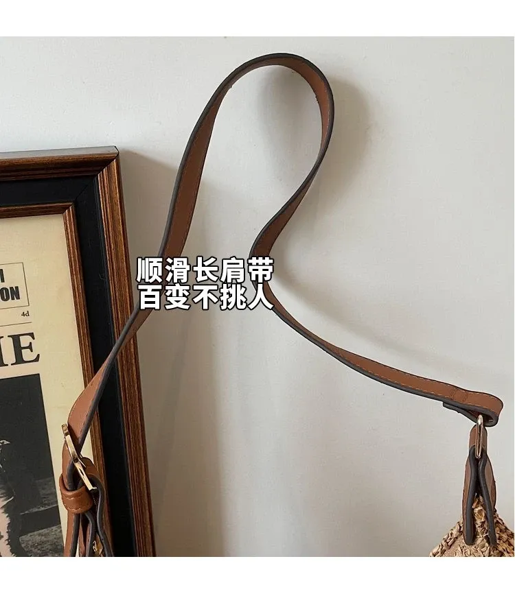 Tas Selempang Wanita Bahan PU Sintetis Tekstur Anyam Model Hobo Tali Lebar Grosir Import