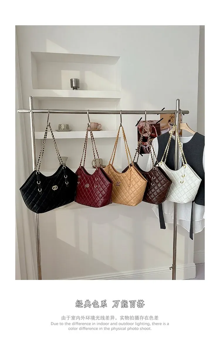 Tas Selempang Wanita Bahan PU Sintetis Model Quilted Warna Hitam Bentuk Kotak Model Import