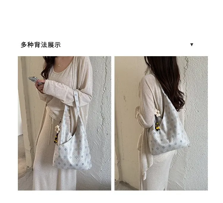 Tas Selempang Wanita Bahan PU Sintetis Motif Print Warna Putih Model Hobo Tali Koleksi Reseller
