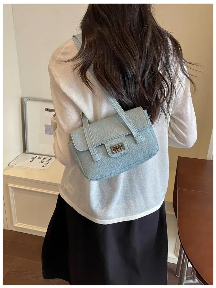 Tas Selempang Wanita Bahan PU Sintetis Polos Bentuk Kotak Tali Panjang Resleting Model Import