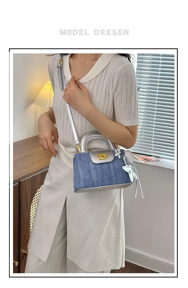Tas Selempang Wanita Bahan PU Sintetis Model Quilted Warna Biru Bentuk Kotak Dengan Gantungan